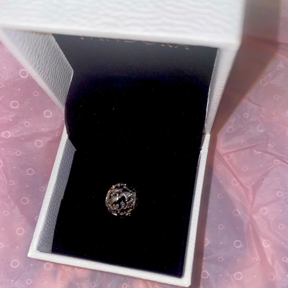 Pandora charm-Queen
